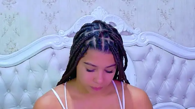 TiaraRosse online show from February 4, 2026, 12:55 pm