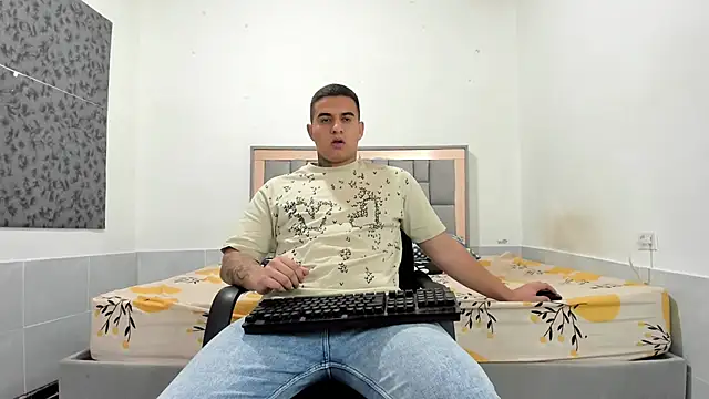 simookeler online show from February 5, 2026, 10:36 pm