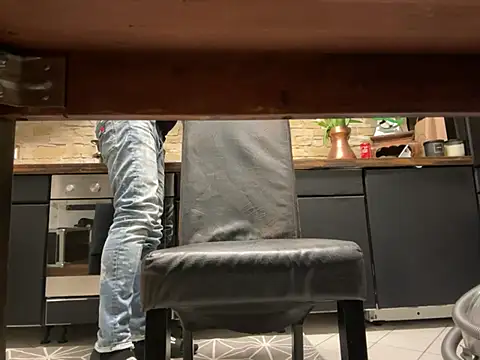 SunnyWild online show from February 21, 2025, 12:05 am