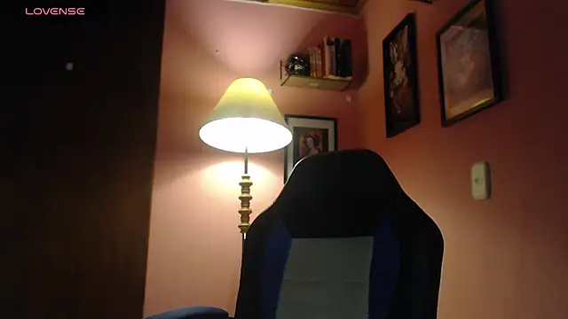 Snapshot of bunnyemilyrose36 chatting on December 24, 2024, 6:22 am bunnyemilyrose36 online show from December 24, 2024, 6:22 am