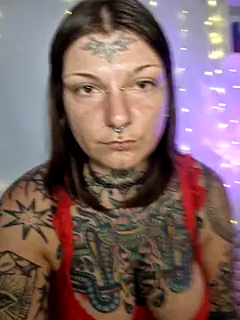 lizzardqueeen online show from February 14, 2026, 8:38 pm