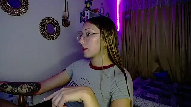 Snapshot of Soffy-brooks chatting on December 10, 2024, 4:45 am Soffy-brooks online show from December 10, 2024, 4:45 am