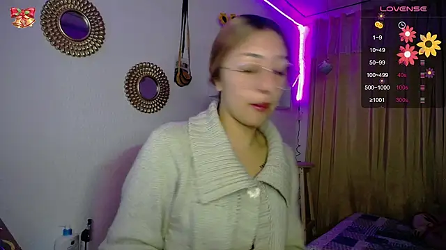 Snapshot of Soffy-brooks chatting on December 20, 2024, 5:04 am Soffy-brooks online show from December 20, 2024, 5:04 am