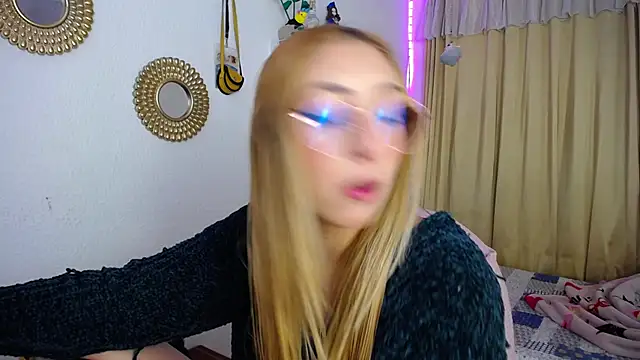 Snapshot of Soffy-brooks chatting on January 20, 2025, 6:42 am Soffy-brooks online show from January 20, 2025, 6:42 am