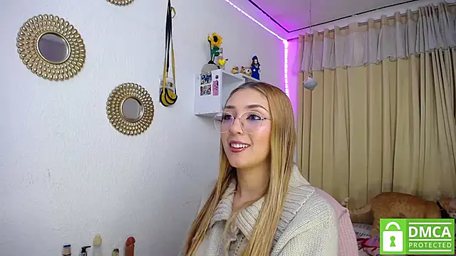 Snapshot of Soffy-brooks chatting on February 19, 2025, 6:33 am Soffy-brooks online show from February 19, 2025, 6:33 am