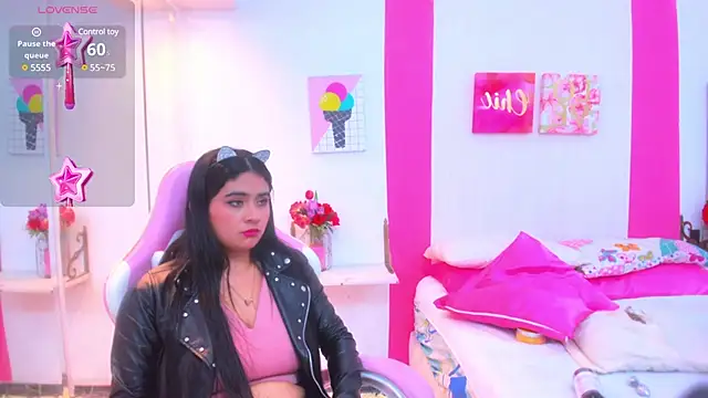 scarlette 15  online show from January 25, 2025, 3:51 am