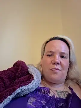 Bigbustedcurvylady online show from May 18, 2026, 6:25 pm