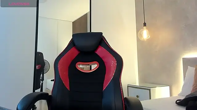 Snapshot of alma_fenix chatting on October 29, 2025, 12:07 pm alma fenix online show from October 29, 2025, 12:07 pm