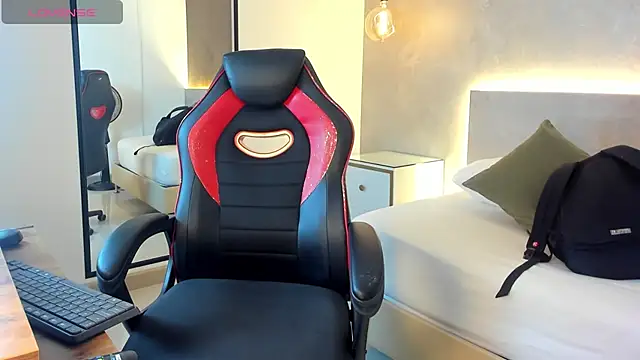 Snapshot of alma_fenix chatting on November 20, 2025, 12:27 pm alma fenix online show from November 20, 2025, 12:27 pm