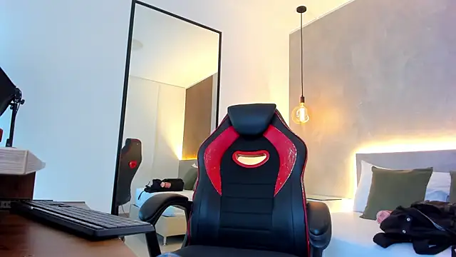 Snapshot of alma_fenix chatting on November 27, 2025, 12:29 pm alma fenix online show from November 27, 2025, 12:29 pm