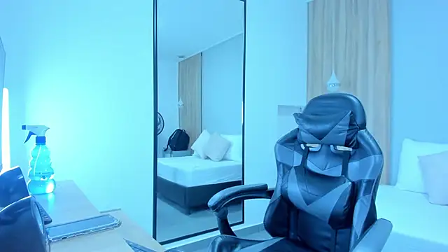 Snapshot of alma_fenix chatting on January 15, 2026, 12:32 pm alma fenix online show from January 15, 2026, 12:32 pm