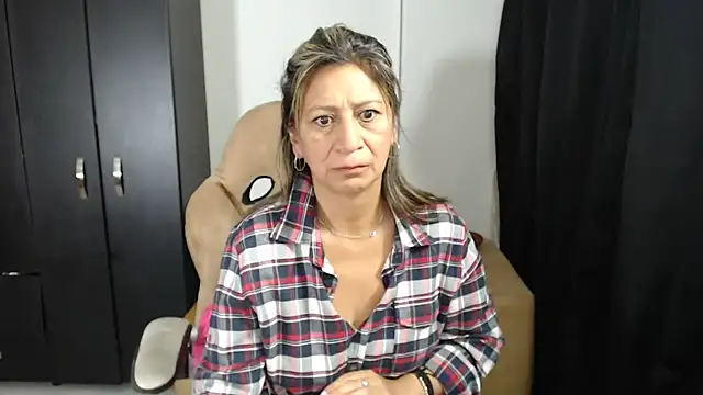 Snapshot of MafeJonesTaboo chatting on October 3, 2025, 11:29 am MafeJonesTaboo online show from October 3, 2025, 11:29 am