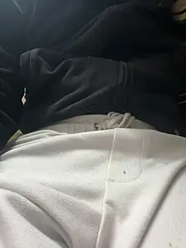 Snapshot of John_desihunk chatting on December 12, 2024, 12:22 pm John desihunk online show from December 12, 2024, 12:22 pm