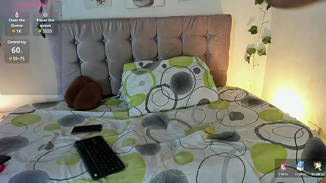 Snapshot of hilary-08 chatting on February 7, 2025, 4:56 pm hilary-08 online show from February 7, 2025, 4:56 pm