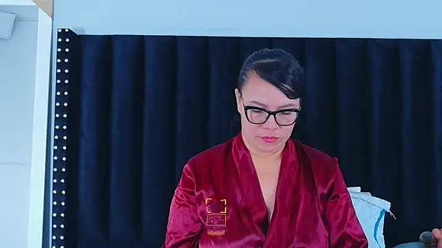 hotlatinateacher online show from March 22, 2026, 11:46 am