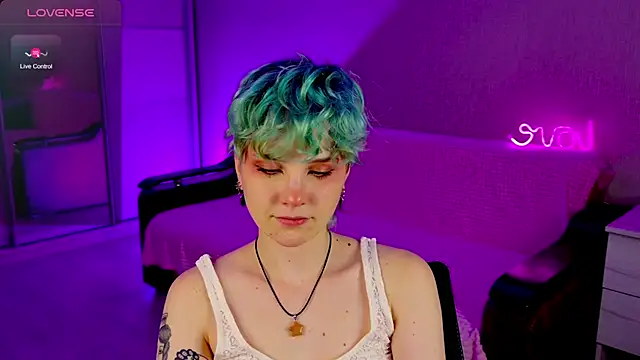 School Love online show from December 29, 2024, 1:17 pm