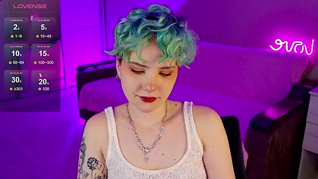 Snapshot of School_Love chatting on January 5, 2025, 4:16 pm School Love online show from January 5, 2025, 4:16 pm