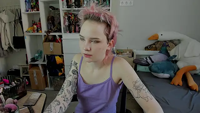 Snapshot of School_Love chatting on February 11, 2026, 7:02 am School Love online show from February 11, 2026, 7:02 am