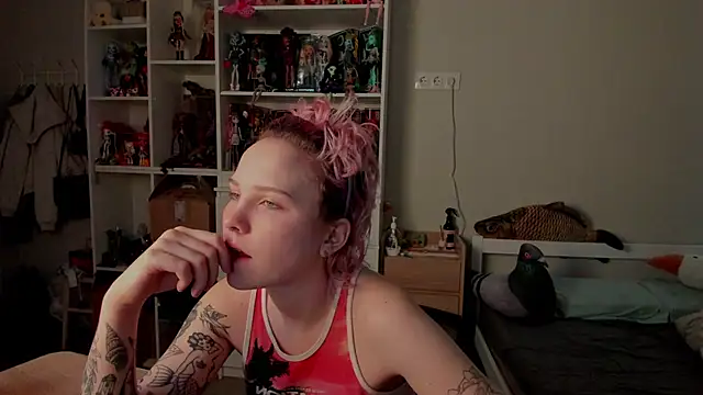 Snapshot of School_Love chatting on February 16, 2026, 7:04 am School Love online show from February 16, 2026, 7:04 am