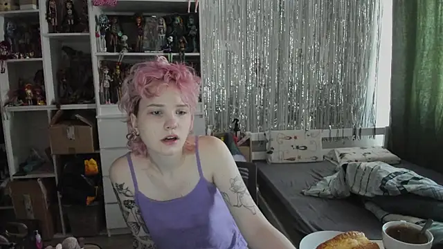 Snapshot of School_Love chatting on March 22, 2026, 7:12 am School Love online show from March 22, 2026, 7:12 am