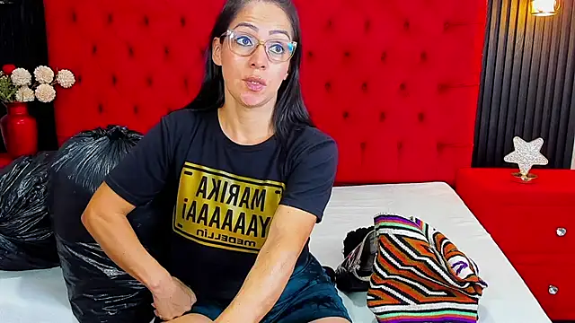 KateTompson  online show from July 21, 2026, 7:38 pm