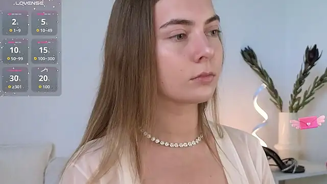 chloi hes online show from September 22, 2025, 9:00 am