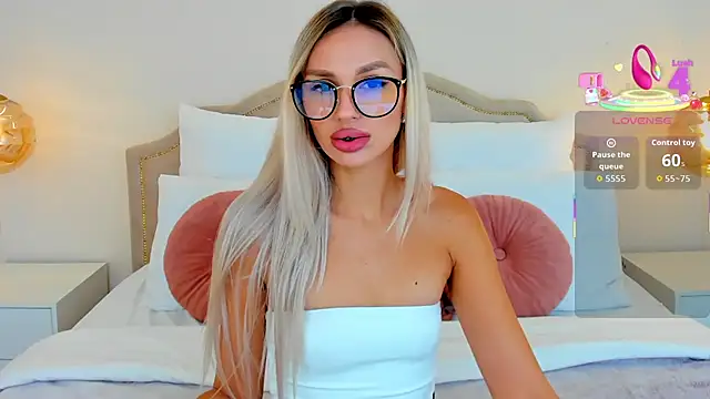 MissLoou online show from September 11, 2025, 5:07 am