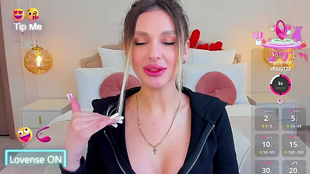 MissLoou online show from March 10, 2026, 6:18 am