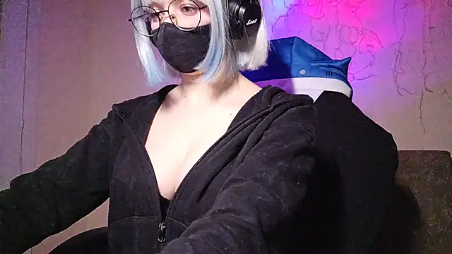 DanaWard online show from October 26, 2025, 10:15 pm