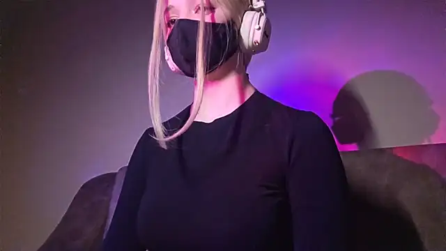 DanaWard online show from April 3, 2026, 9:57 pm