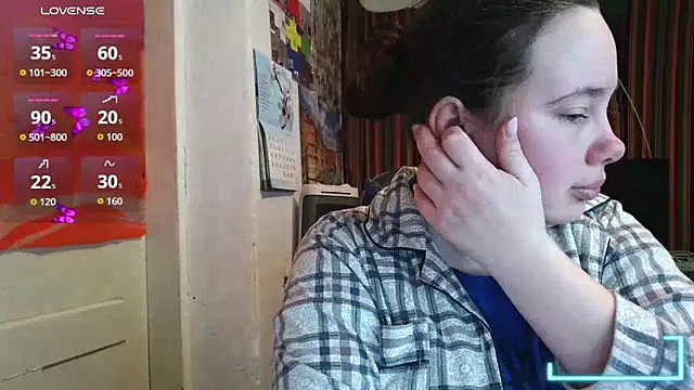 Cora Maro online show from April 9, 2026, 11:21 pm