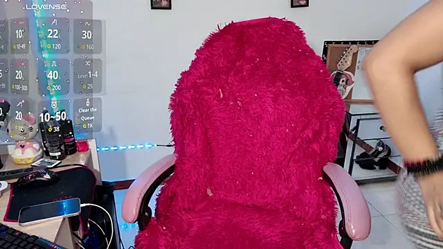 RoxaneEvans  online show from January 17, 2026, 6:55 pm