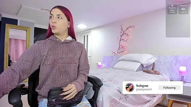 charolbruce 1 online show from February 3, 2026, 12:21 pm