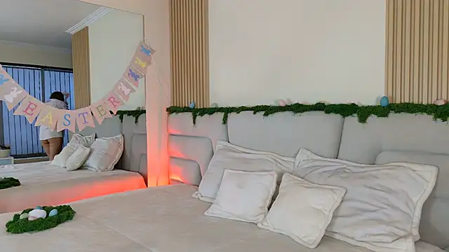 Zoe Benson online show from April 1, 2026, 12:06 pm