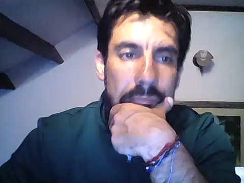 Snapshot of elkike1980 chatting on June 6, 2026, 2:05 am elkike1980 online show from June 6, 2026, 2:05 am