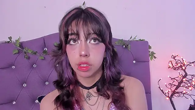 Snapshot of Nyx_nayla chatting on December 6, 2024, 7:23 pm Nyx nayla online show from December 6, 2024, 7:23 pm