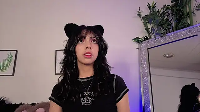 Snapshot of Nyx_nayla chatting on October 7, 2025, 6:43 am Nyx nayla online show from October 7, 2025, 6:43 am