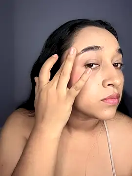 cata megan online show from September 16, 2025, 8:32 pm