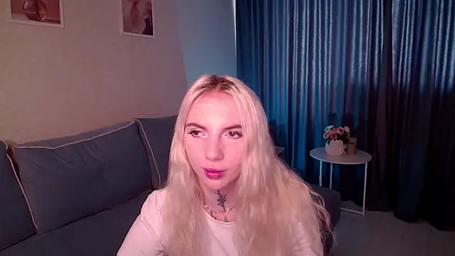 Snapshot of AnneTenet chatting on September 19, 2025, 9:22 am AnneTenet online show from September 19, 2025, 9:22 am