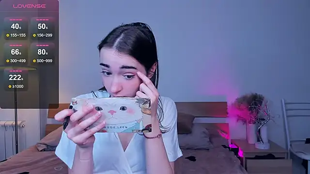 PollyBeev online show from February 7, 2025, 11:12 am