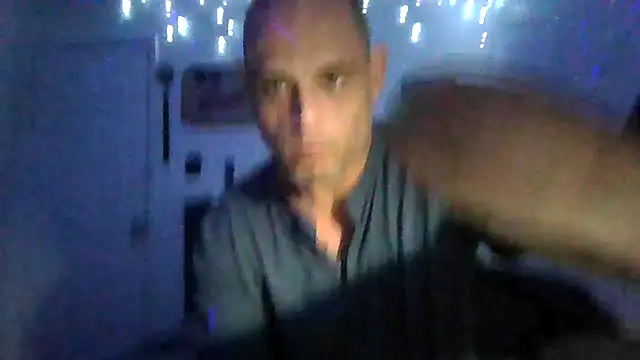 Snapshot of Buffshagswell chatting on February 27, 2025, 11:37 pm Buffshagswell online show from February 27, 2025, 11:37 pm