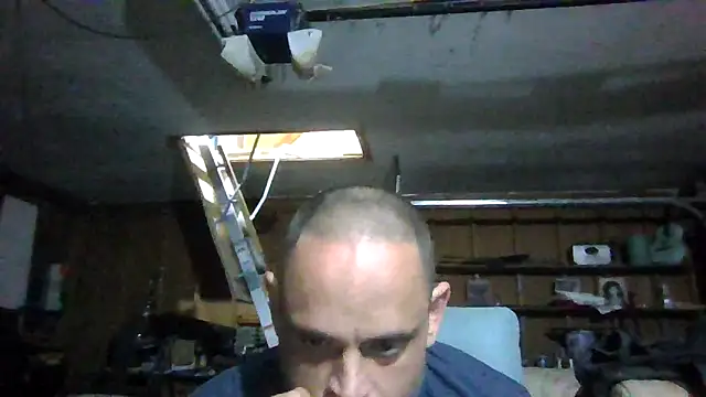 Snapshot of Buffshagswell chatting on March 1, 2025, 5:31 am Buffshagswell online show from March 1, 2025, 5:31 am