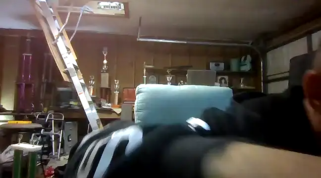Snapshot of Buffshagswell chatting on March 7, 2025, 1:20 am Buffshagswell online show from March 7, 2025, 1:20 am