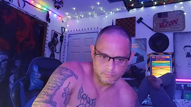 Snapshot of Buffshagswell chatting on July 1, 2026, 6:26 am Buffshagswell online show from July 1, 2026, 6:26 am