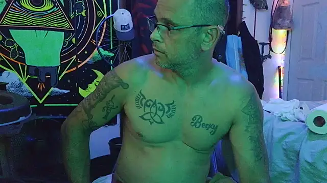 Snapshot of Buffshagswell chatting on July 4, 2026, 11:22 pm Buffshagswell online show from July 4, 2026, 11:22 pm