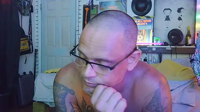Snapshot of Buffshagswell chatting on July 12, 2026, 6:10 pm Buffshagswell online show from July 12, 2026, 6:10 pm