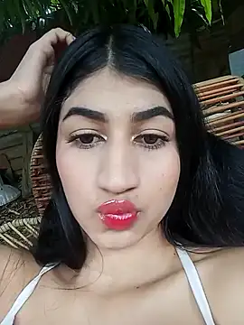 Snapshot of Julix_A chatting on January 3, 2025, 6:35 pm Julix A online show from January 3, 2025, 6:35 pm