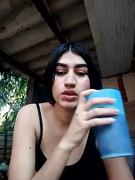 Snapshot of Julix_A chatting on February 27, 2026, 9:48 pm Julix A online show from February 27, 2026, 9:48 pm