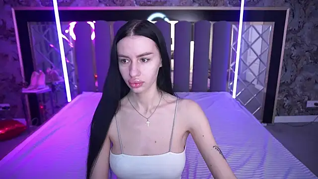 Snow WhiteeeX online show from April 5, 2026, 5:37 am