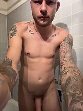 hottwoboys online show from June 18, 2026, 6:34 pm